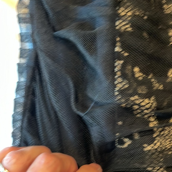 New with tags, Monique Lhuillier size 4 dress - Picture 10 of 13